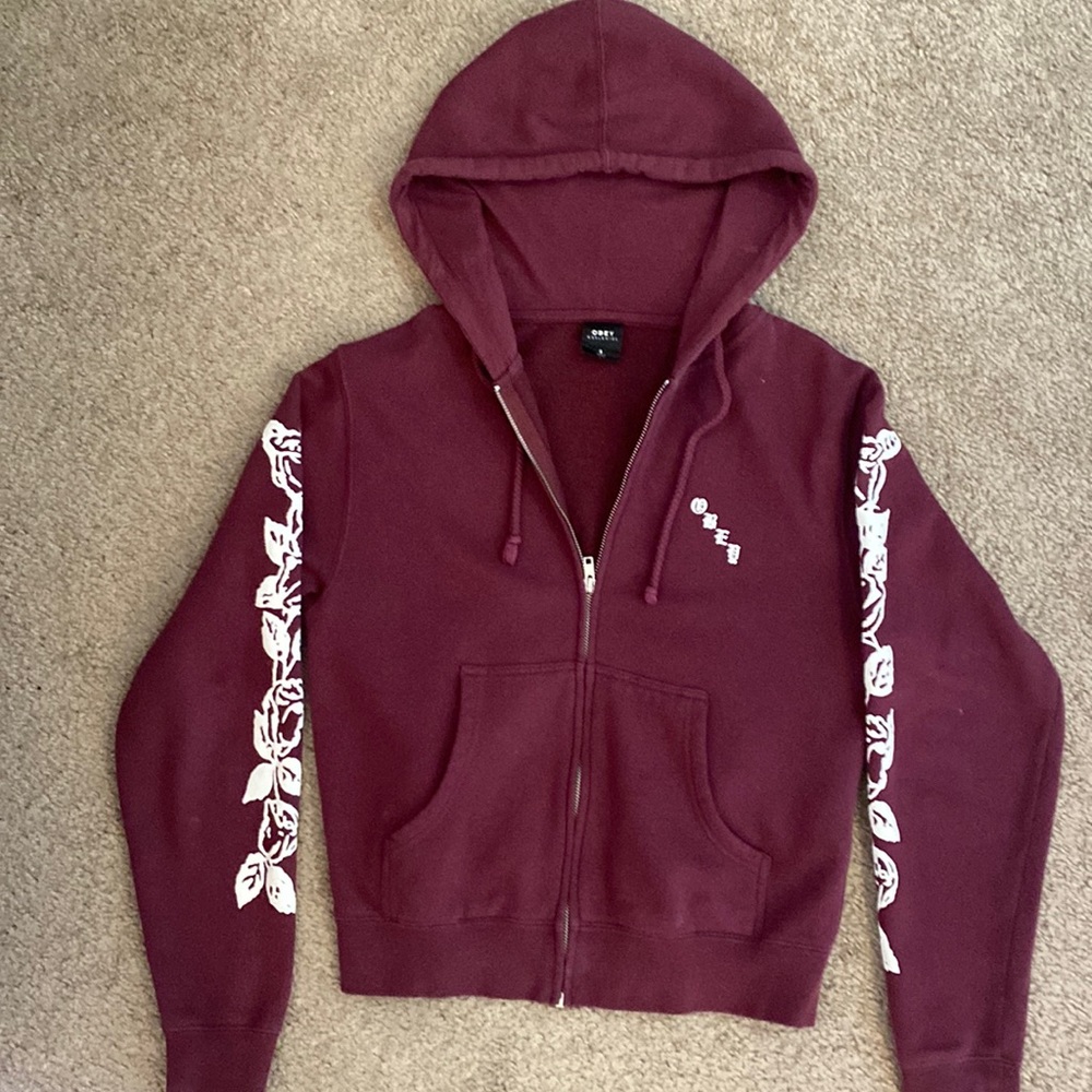 Size small, Obey Hoodie💜 no smoking home.